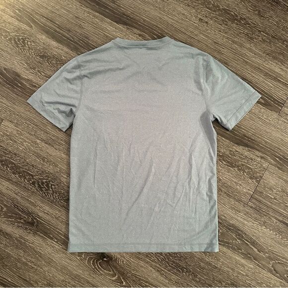 Vuori Light Blue Men's Shirt - Picture 8 of 8